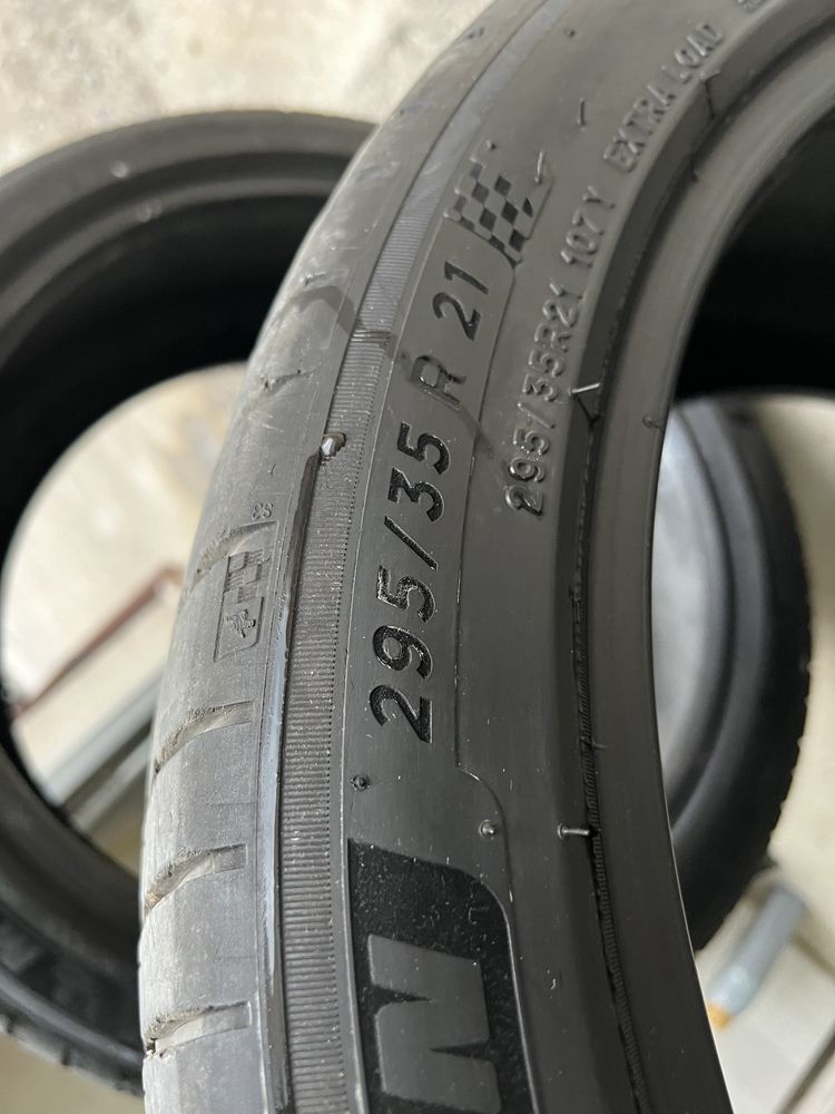 2 броя летни Michelin 295/35/21