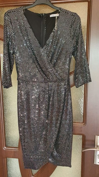 Vând 3 rochii elegante