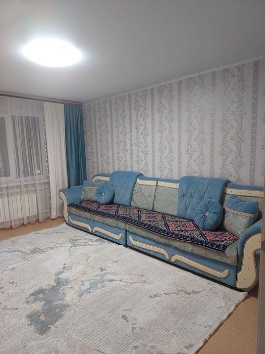 Сдаётся 2комнатная квартира на 10микрарайоне 21дом, 3этаж  150000+комм