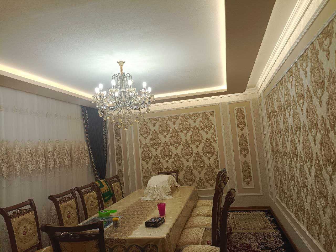 Продается квартира 136 кв. 4 комнатная