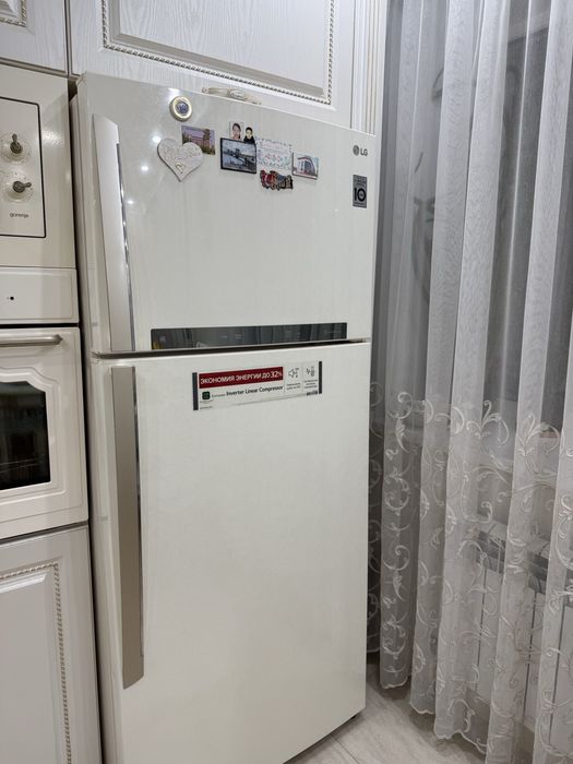 Холодильник Большой LG