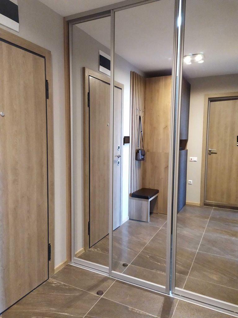 Дава се под наем Двустаен апартамент в Варна, Бриз - 76 кв.м за 816 € - Снимка #14