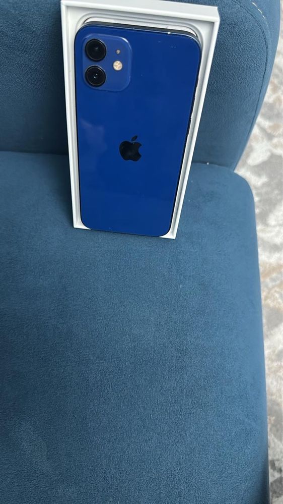 iPhone 12  бу в хорошем состояние