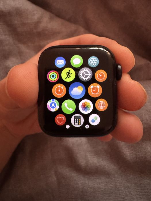 Смарт часовник Apple - Watch SE2 v2, 40mm