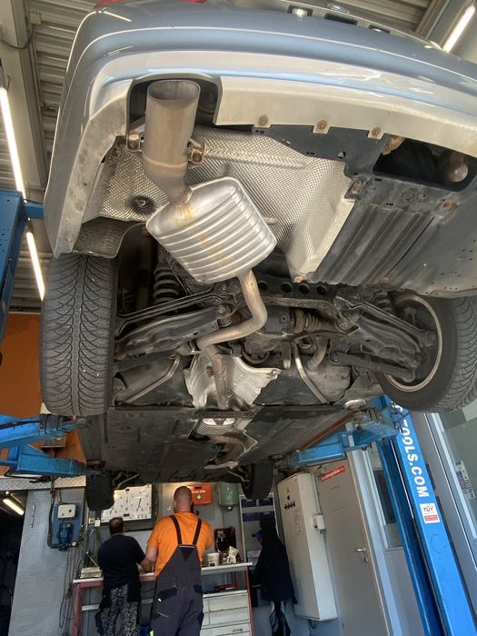 BMW 318d Touring E91 – Automat