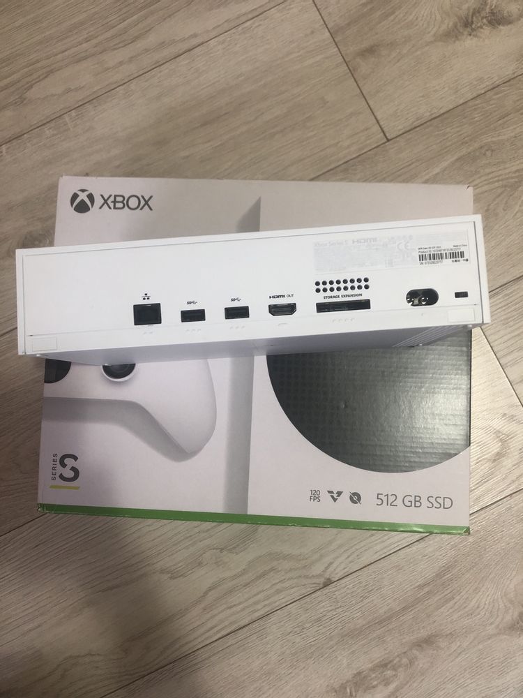 Vand Xbox series S ,nefolosit cu un controler, URGENT!