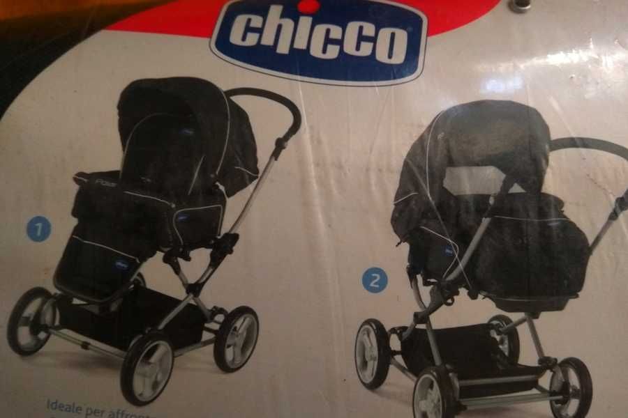 Детская коляска фирмы CHICCO