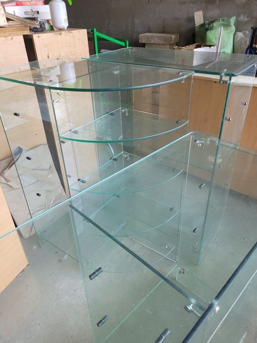Vând vitrine de sticla