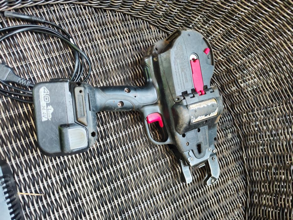 Pistol de legat fier beton Max 397