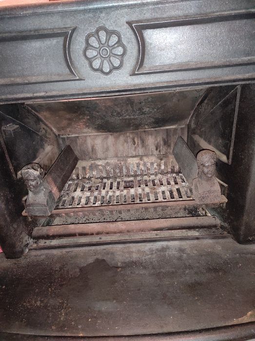 Șeminee soba pe lemne și pe gaz in stare buna de funcționare