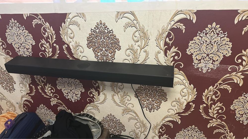 Продам саундбар практически новый.