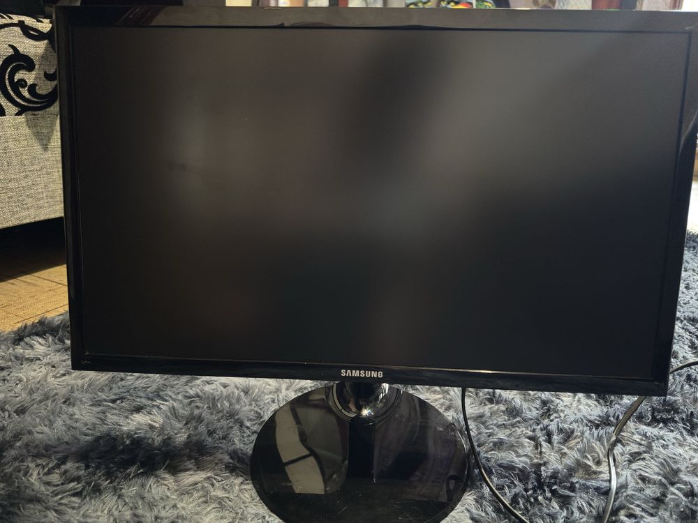 Монитор Samsung LS22F350FHIXCI