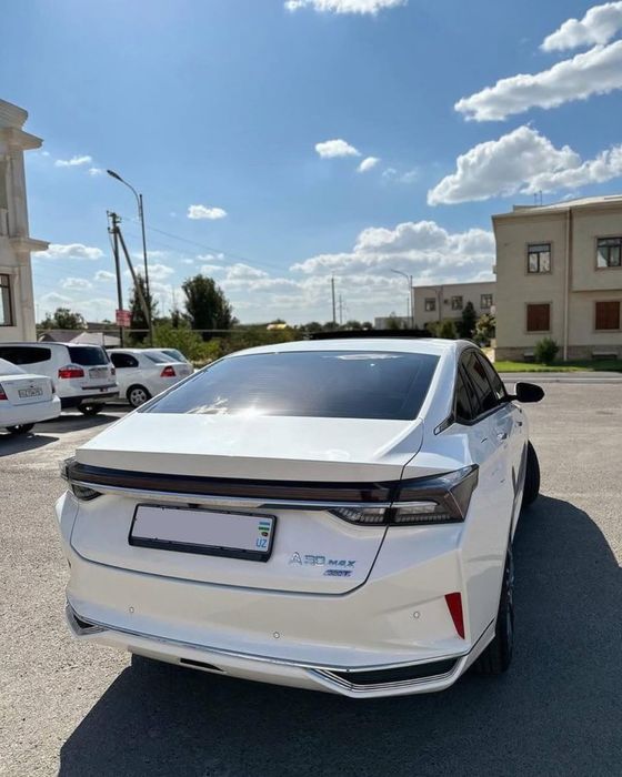 Dong feng Aeolus 60 Max 2023 yil Gibrid 4 litr rasxod