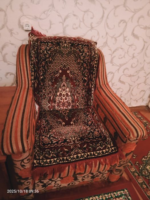 Диван и 2 кресла