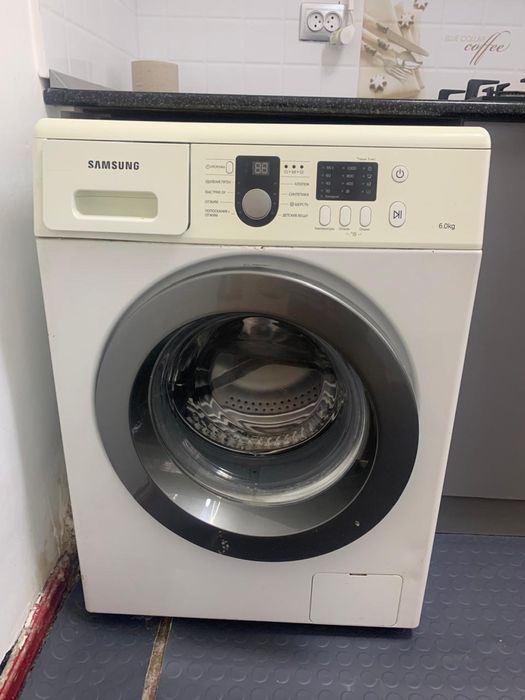 Стиральная машина SAMSUNG в хорошем состоянии рабочая