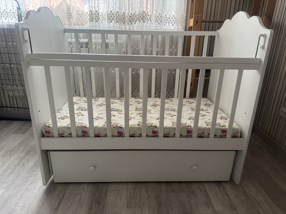 Продам детскую кроватку