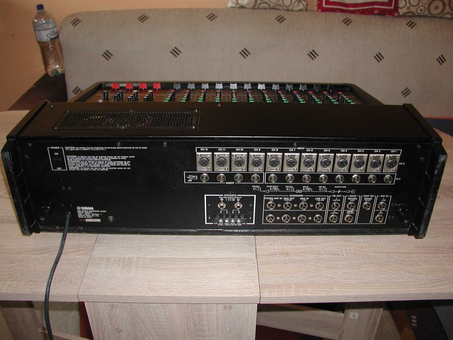 mixer amplificat Yamaha EMX300 cu FX