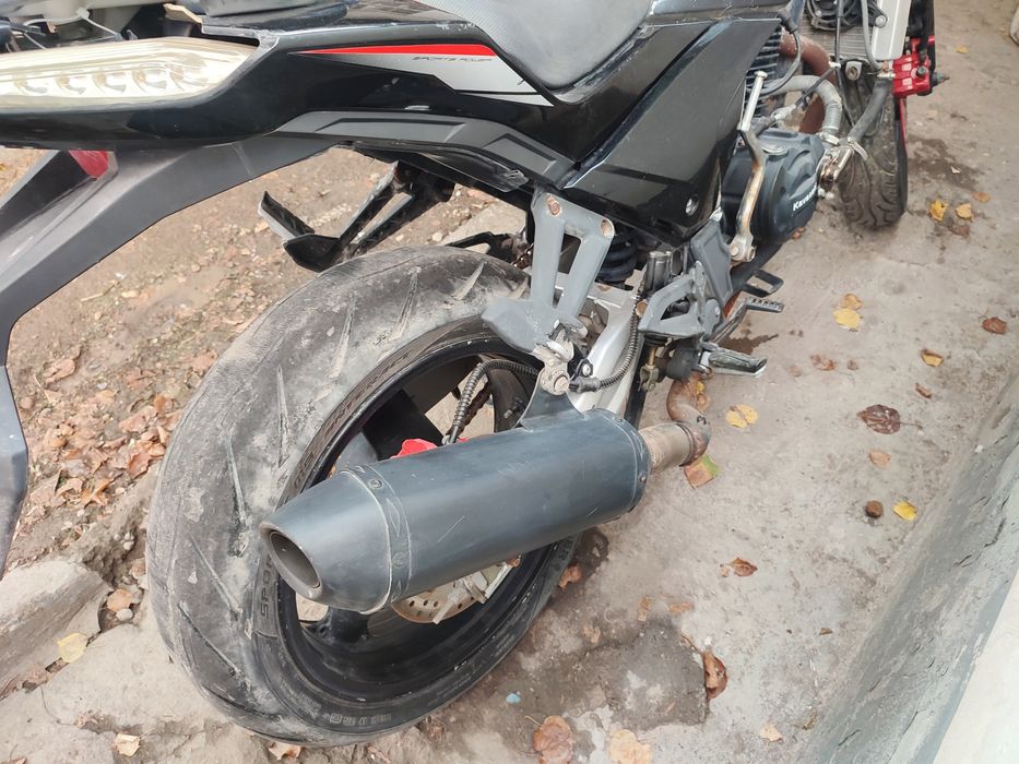 Мотоцикл Kavasaki. 250c. В среднем состоянии.