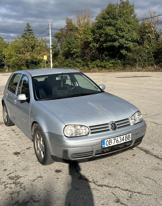 Продавам VW GOLF
