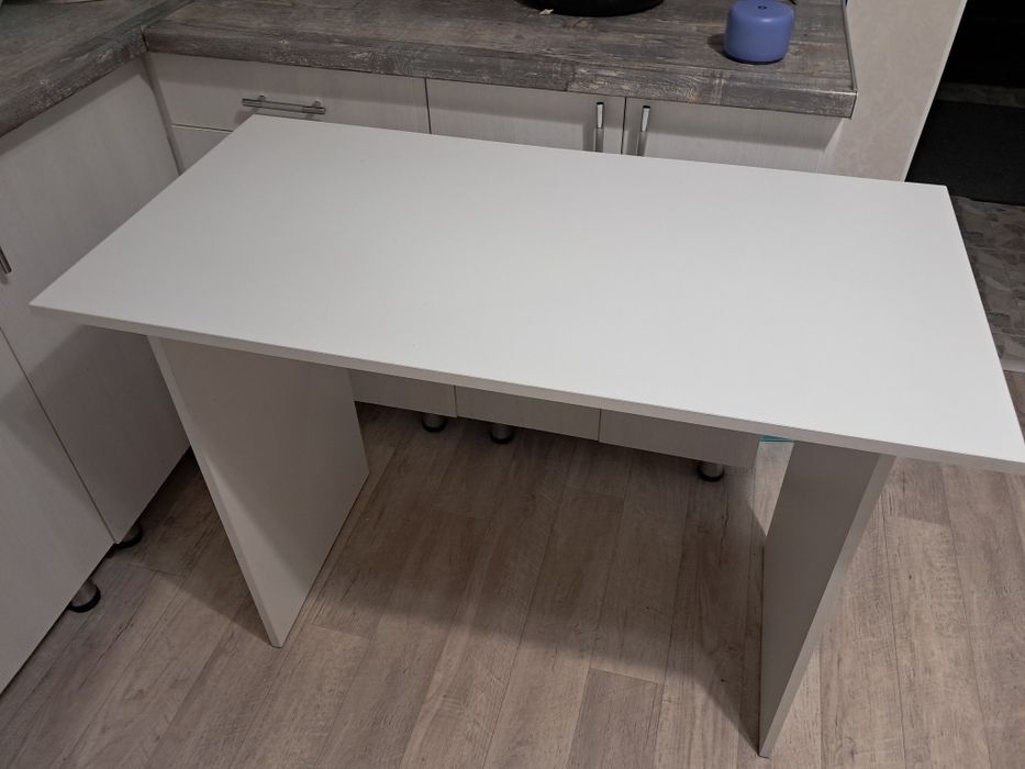 Письменный офисный компьютерный стол