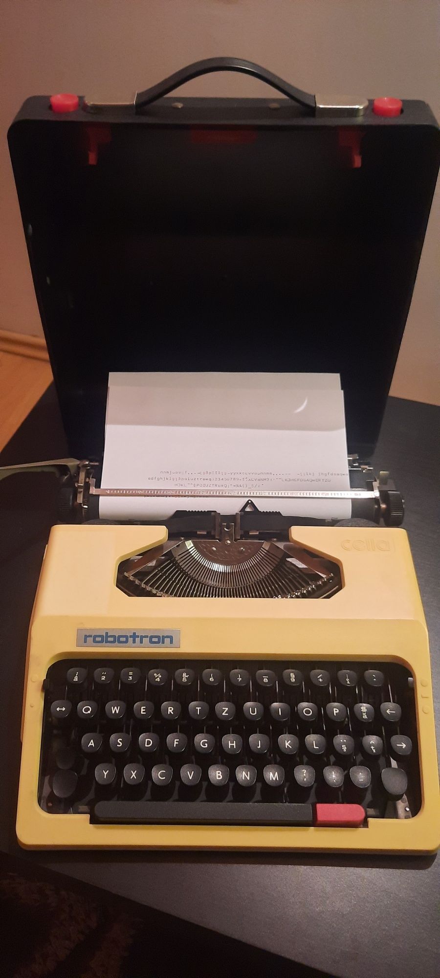 Mașină de scris Robotron diacritice românești impecabilă