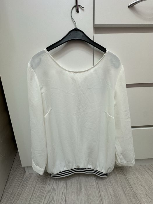 Продам блузку женскую