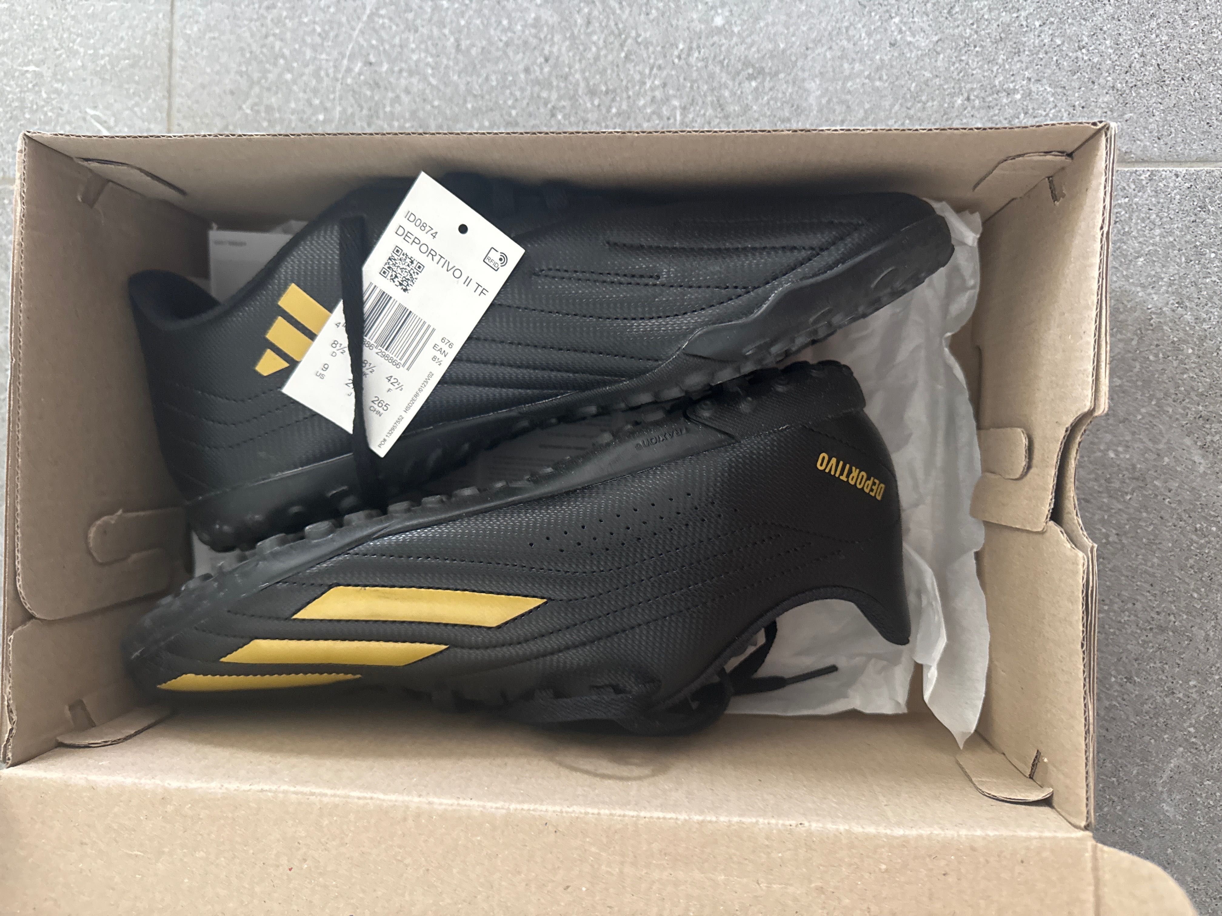 Adidas de fotbal pe sintetic noi în cutie