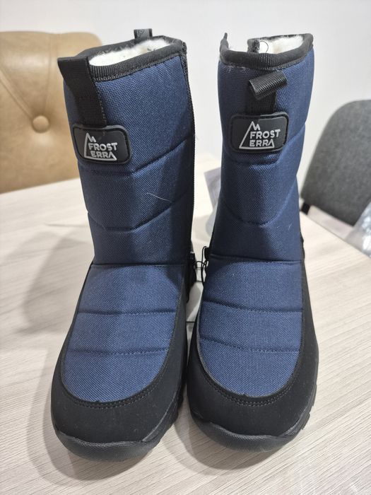 Новые детские зимние сапоги