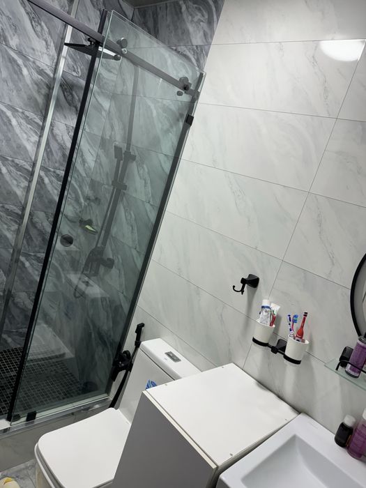 Квартира 2 в 3 на третьем этаже кирпичного дома.