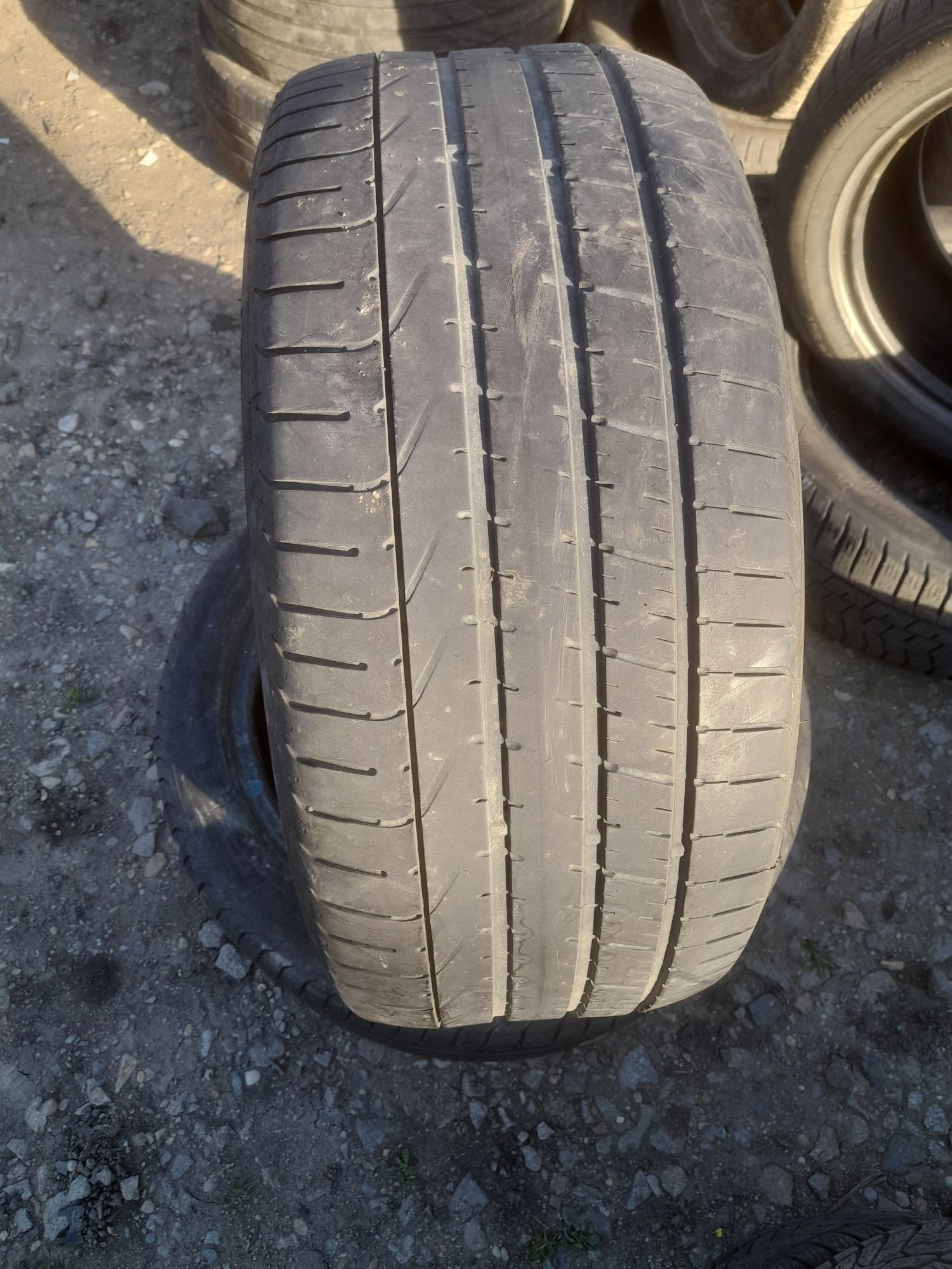 Vand 2 anvelope 275 40 19 pireli ranflet bune dot 2018