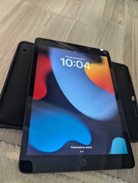 Продаётся или обмен iPad 7th Gen 32GB Gray!