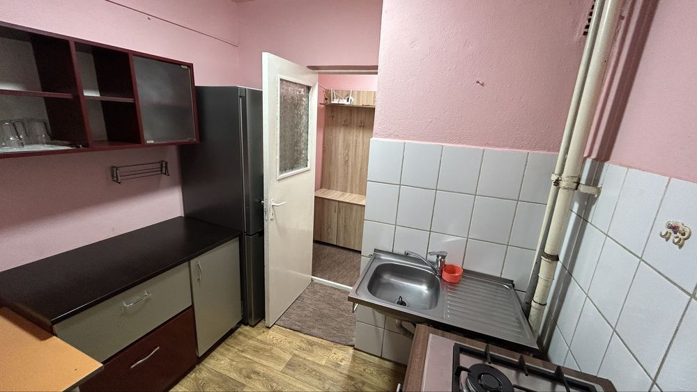 Garsoniera de inchiriat in Cetate zona Mercur