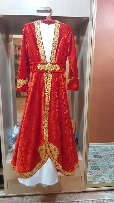 Казахский национальный костюм