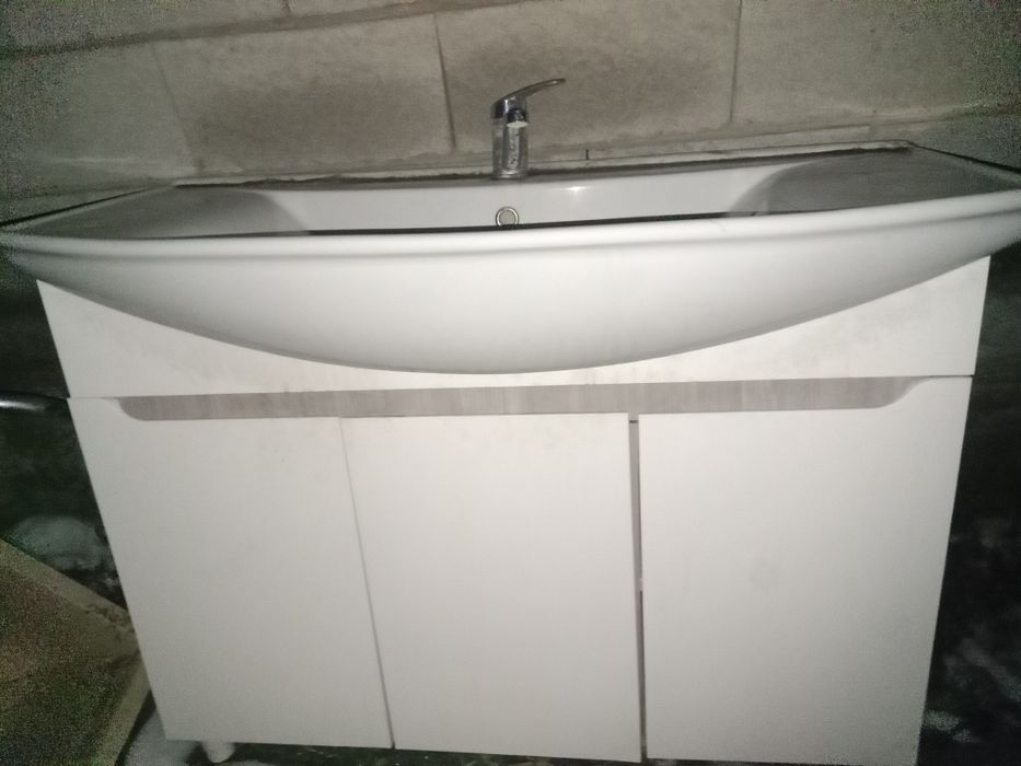Раковина с тумбой