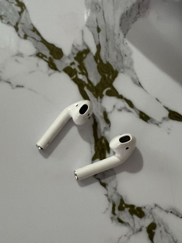 airpods 1 поколение