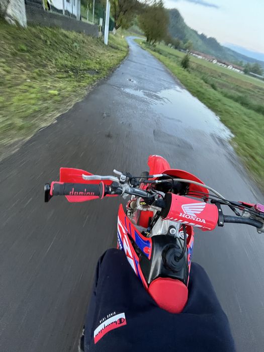 Cross honda crf250r