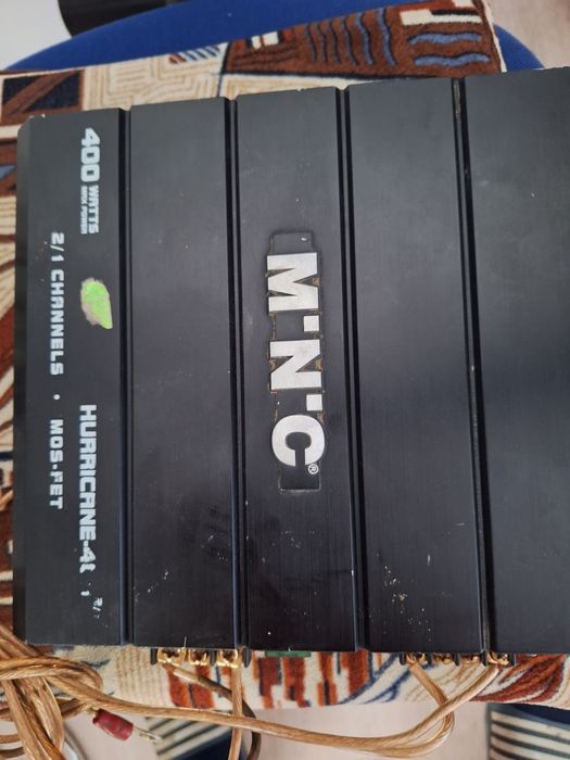 Amplificator auto