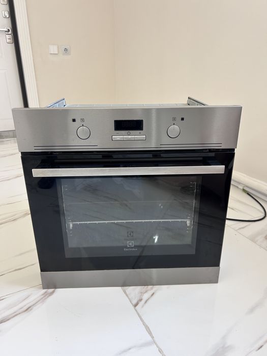 Встраиваемая духовка Electrolux