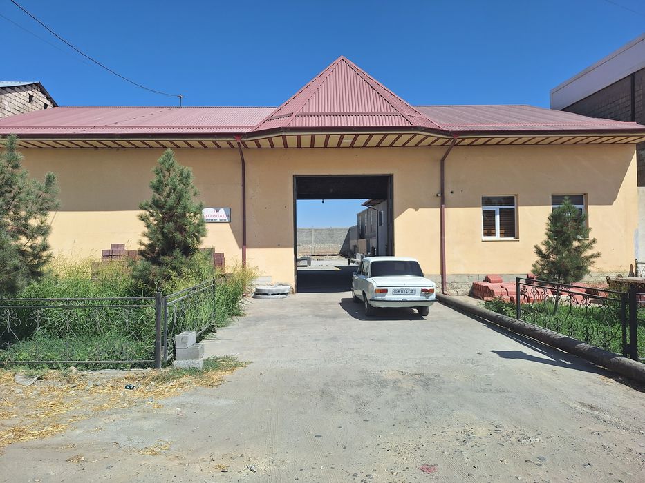 Uy sotiladi 19.2 sutik tayyor biznisiyam bor