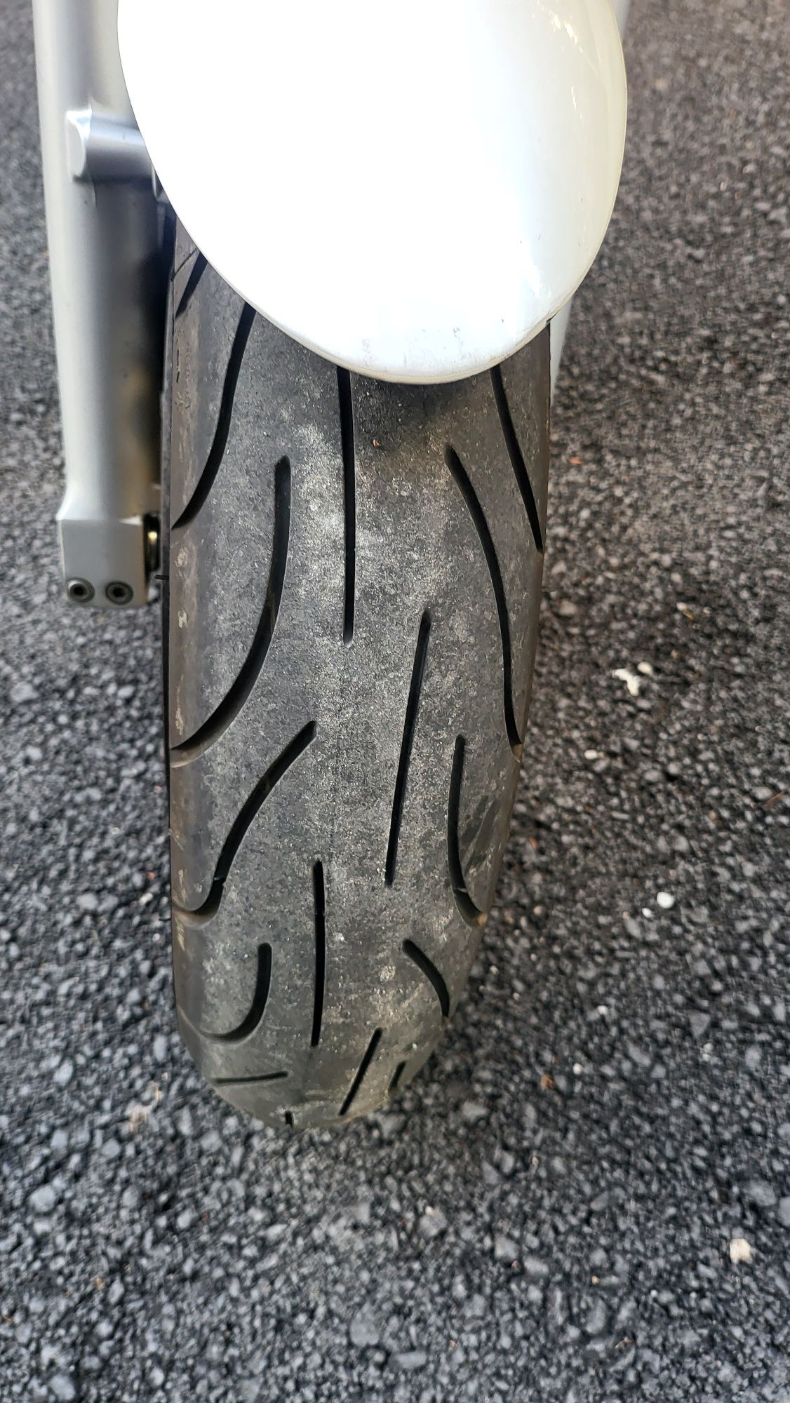 Kawasaki ZR750F vand