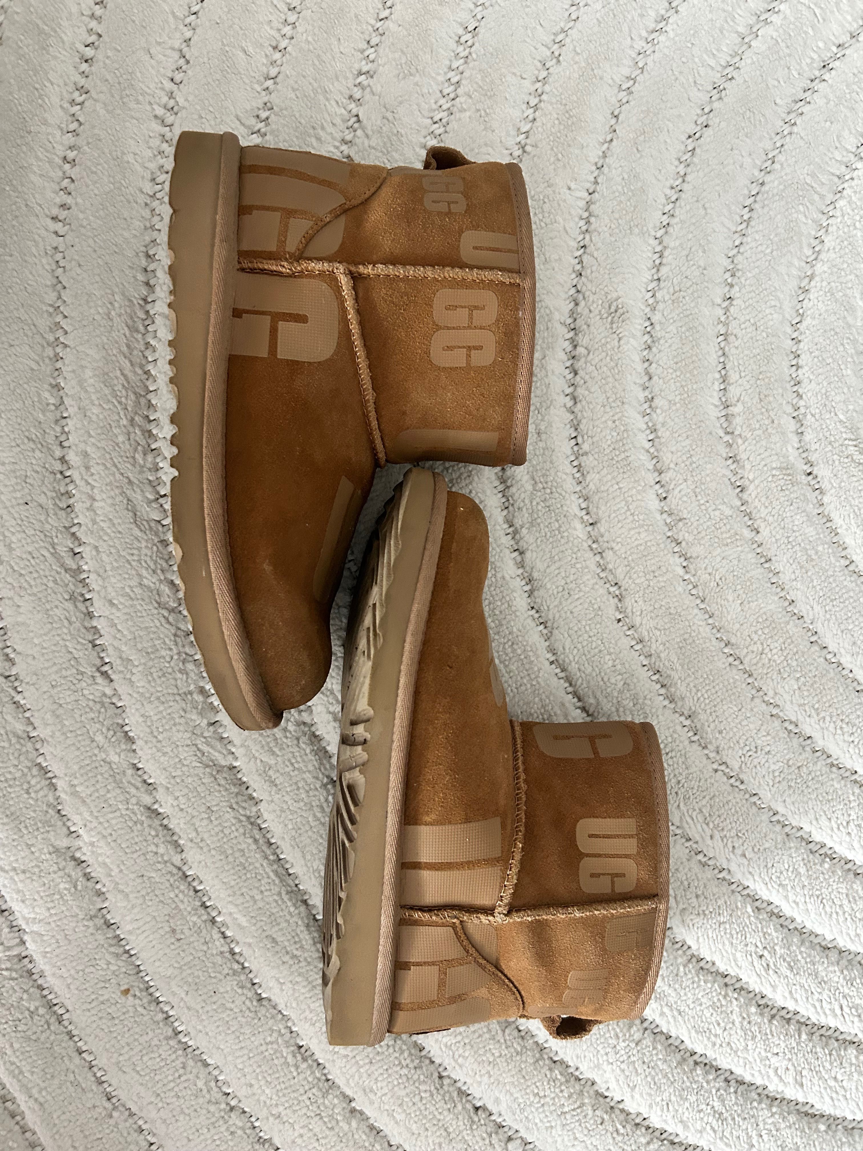 Ботуши на UGG 37