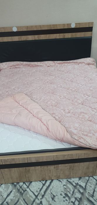 Продаю одеяло, покрывало-плед б/у в хорошем состоянии