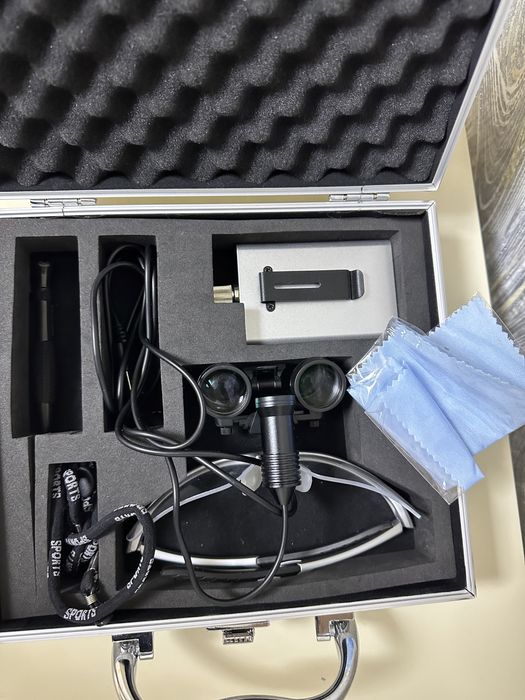 Продам бинокуляр+осветитель