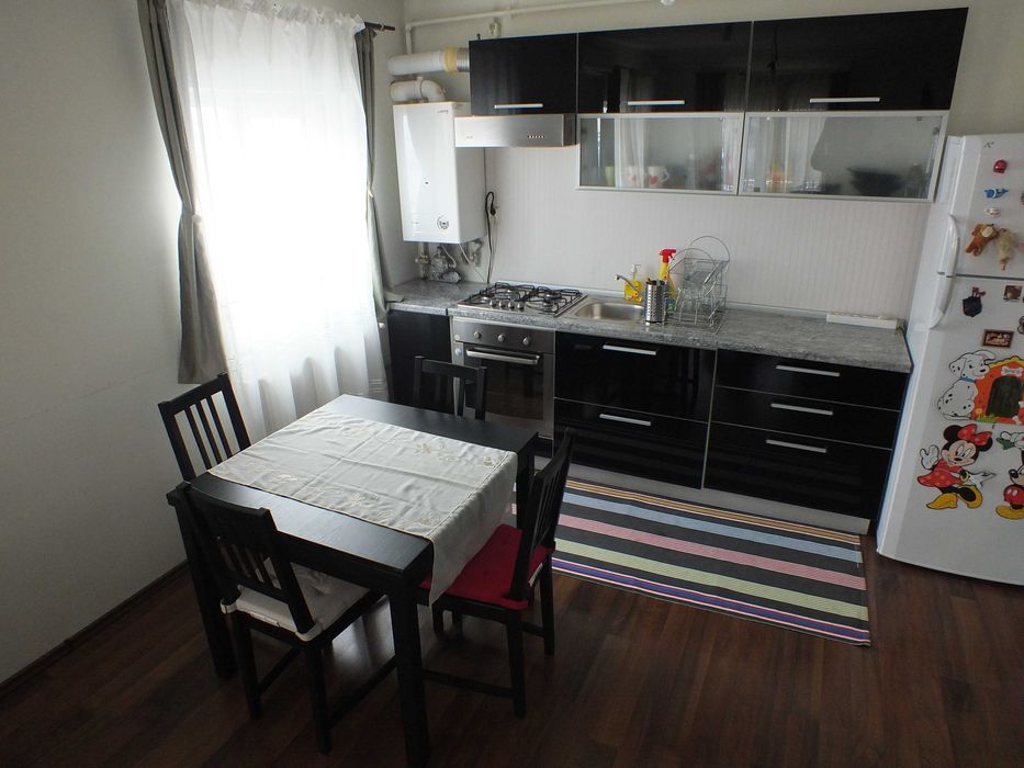Inchiriez ap. 2 camere in Floresti,  cu parcare proprie inclusa