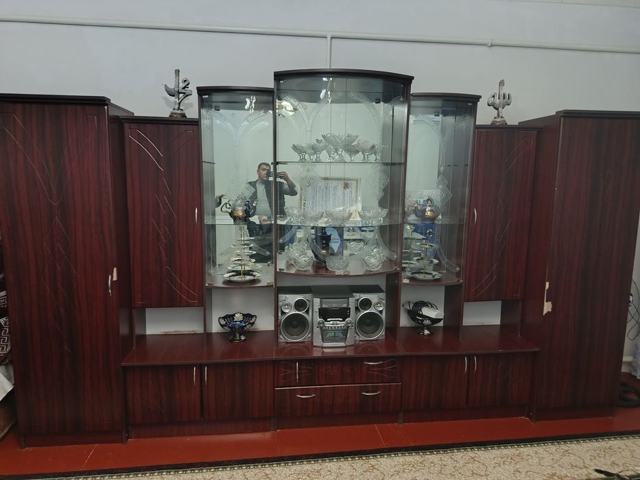 Сотилади. Сотилади