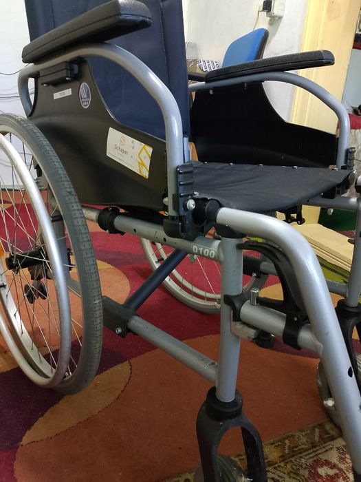Cărucior pentru persoanele cu dizabilități