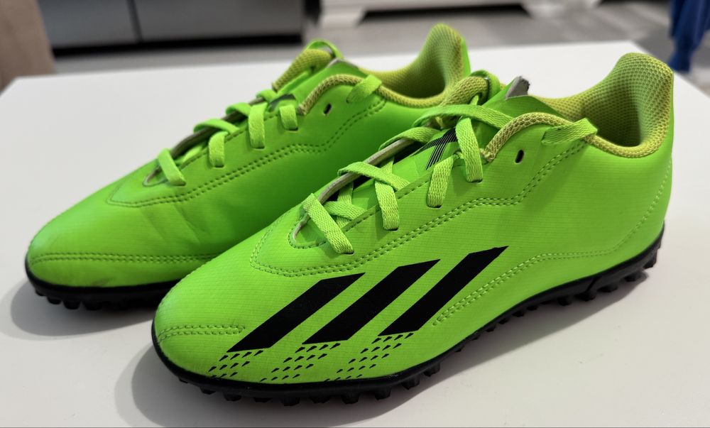 Ghete Adidas sintetic/turf impecabile masura 35 1/2