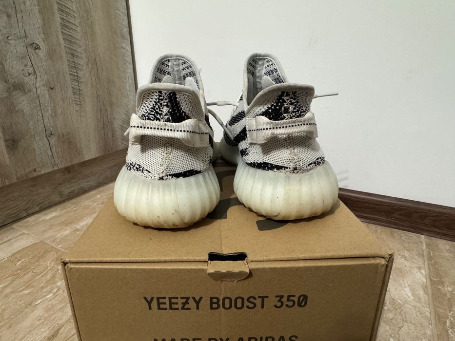 Обувки Yeezy 350 v2 zebra