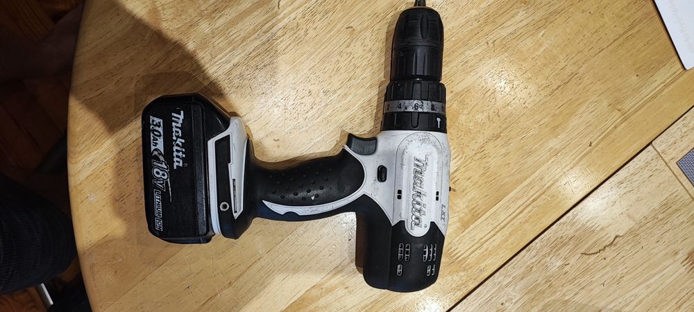 Макита,зарядно,DHP485 ,453,винтоверт.батерия ,вл1830.bl1830.чанта хилт