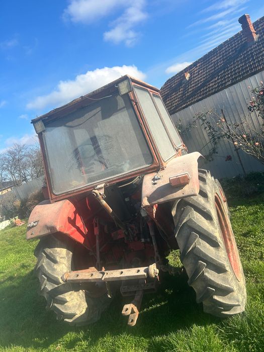 Vând 2 tractoare 445